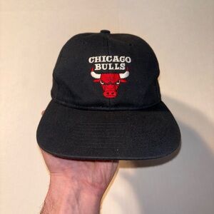 Vtg Logo 7 NBA Chicago Bulls 90’s Strap Back Baseball Cap Dad Hat OSFA